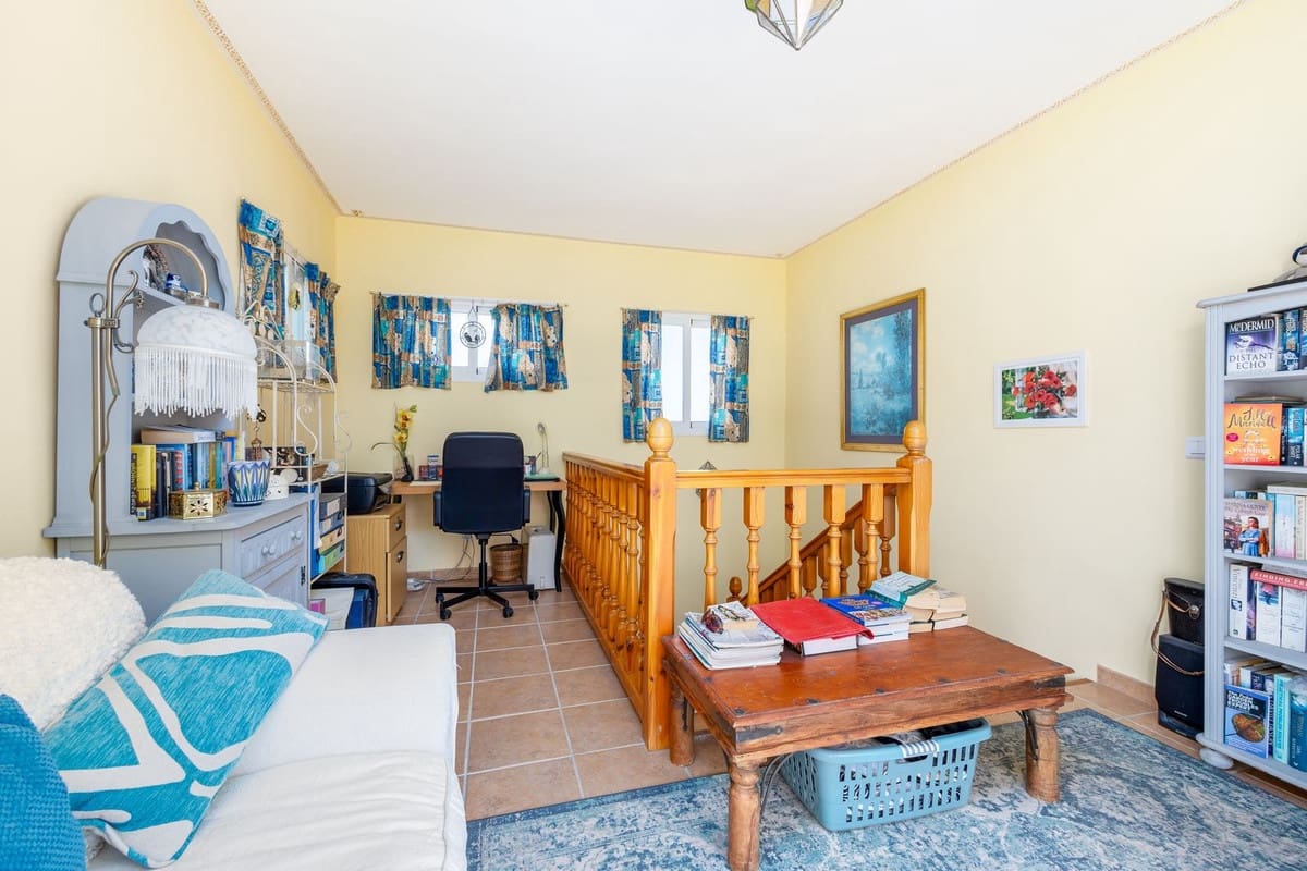 4 bedroom Villa for sale in Coin with pool garage - € 645,000 (Ref: 9860699)