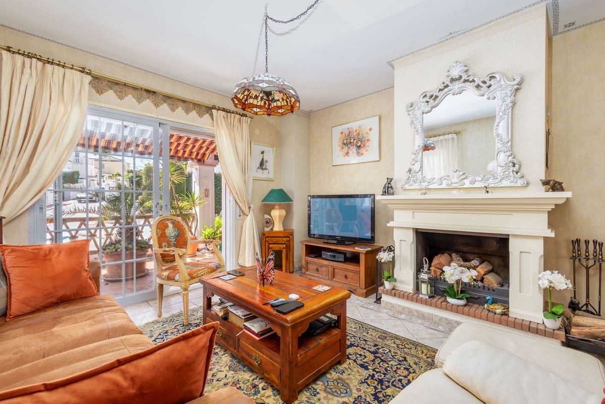 4 bedroom Villa for sale in Coin with pool garage - € 645,000 (Ref: 9860699)