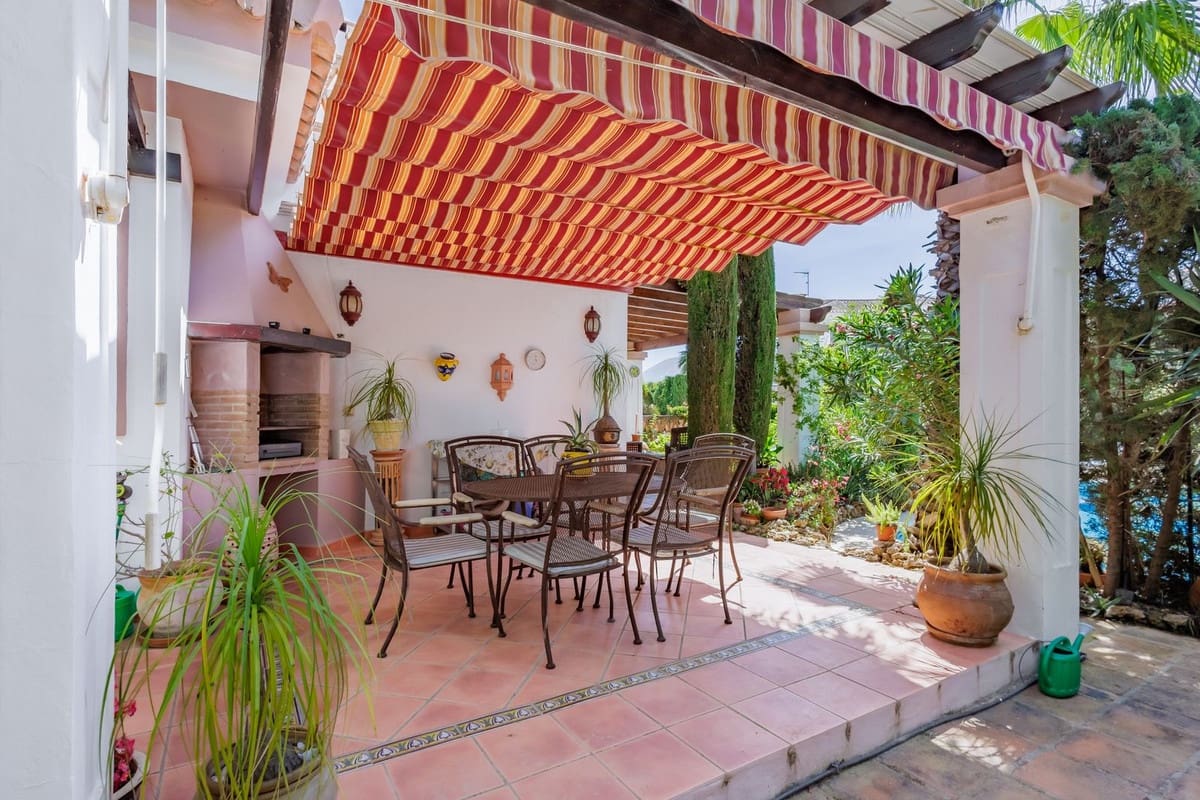 4 bedroom Villa for sale in Coin with pool garage - € 645,000 (Ref: 9860699)