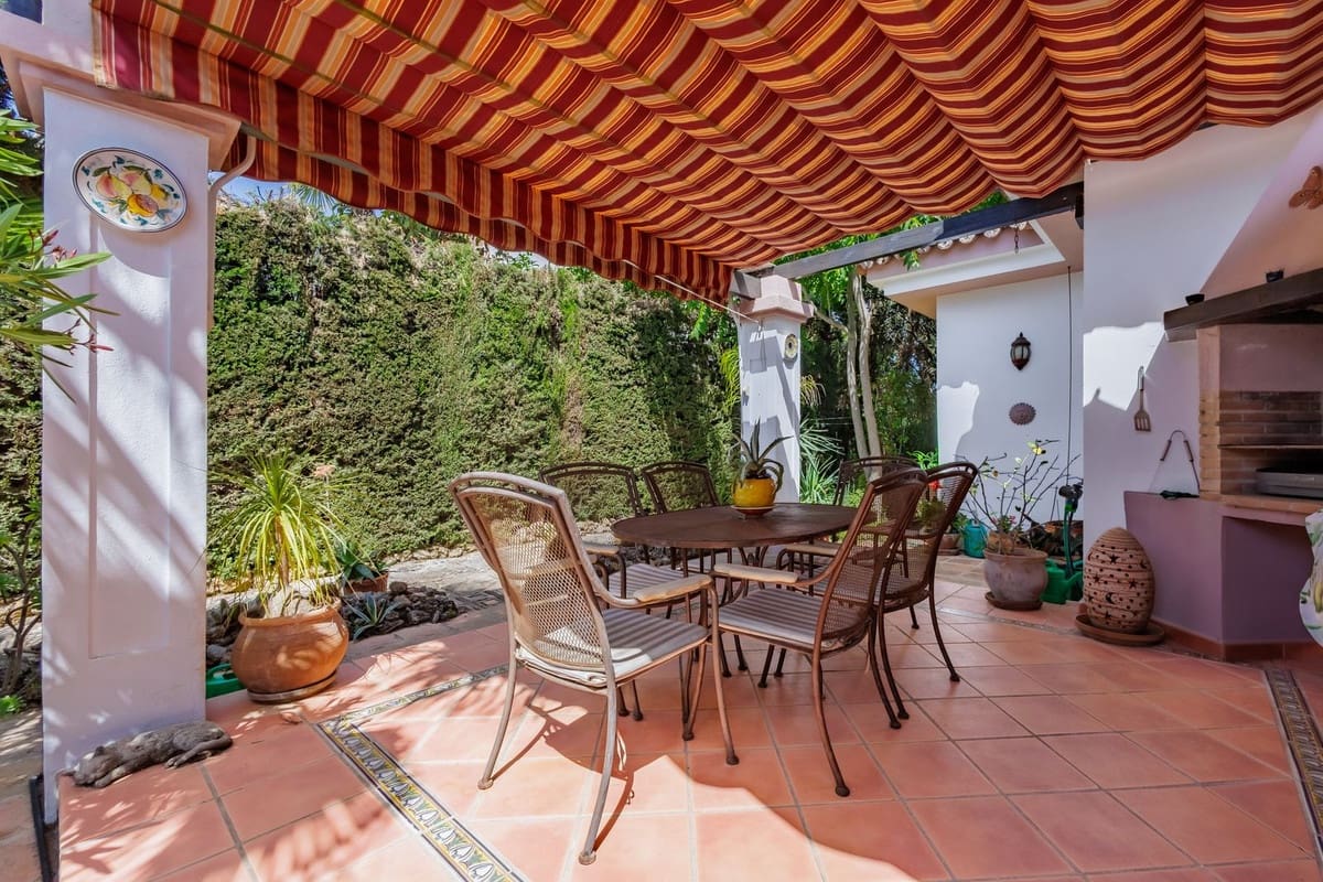 4 bedroom Villa for sale in Coin with pool garage - € 645,000 (Ref: 9860699)