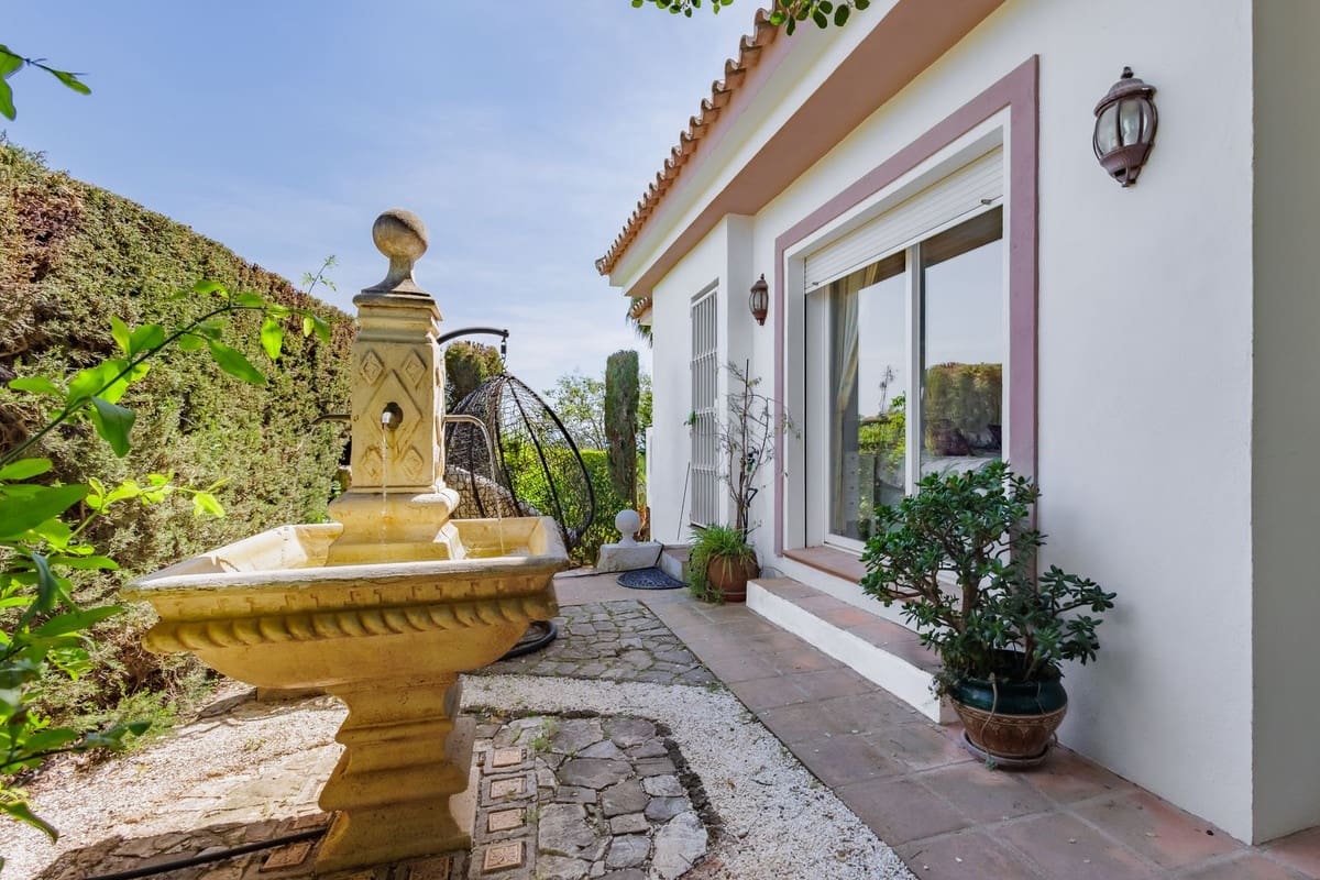 4 bedroom Villa for sale in Coin with pool garage - € 645,000 (Ref: 9860699)