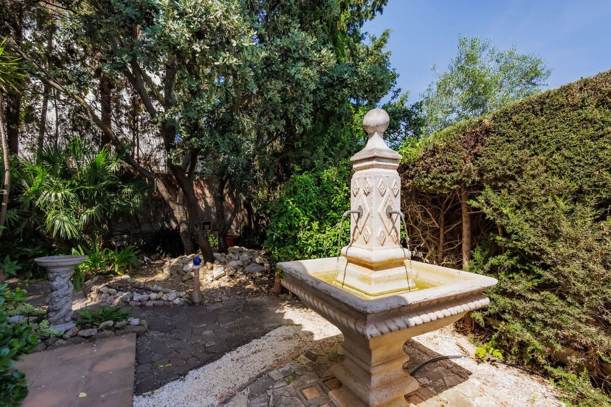 4 bedroom Villa for sale in Coin with pool garage - € 645,000 (Ref: 9860699)
