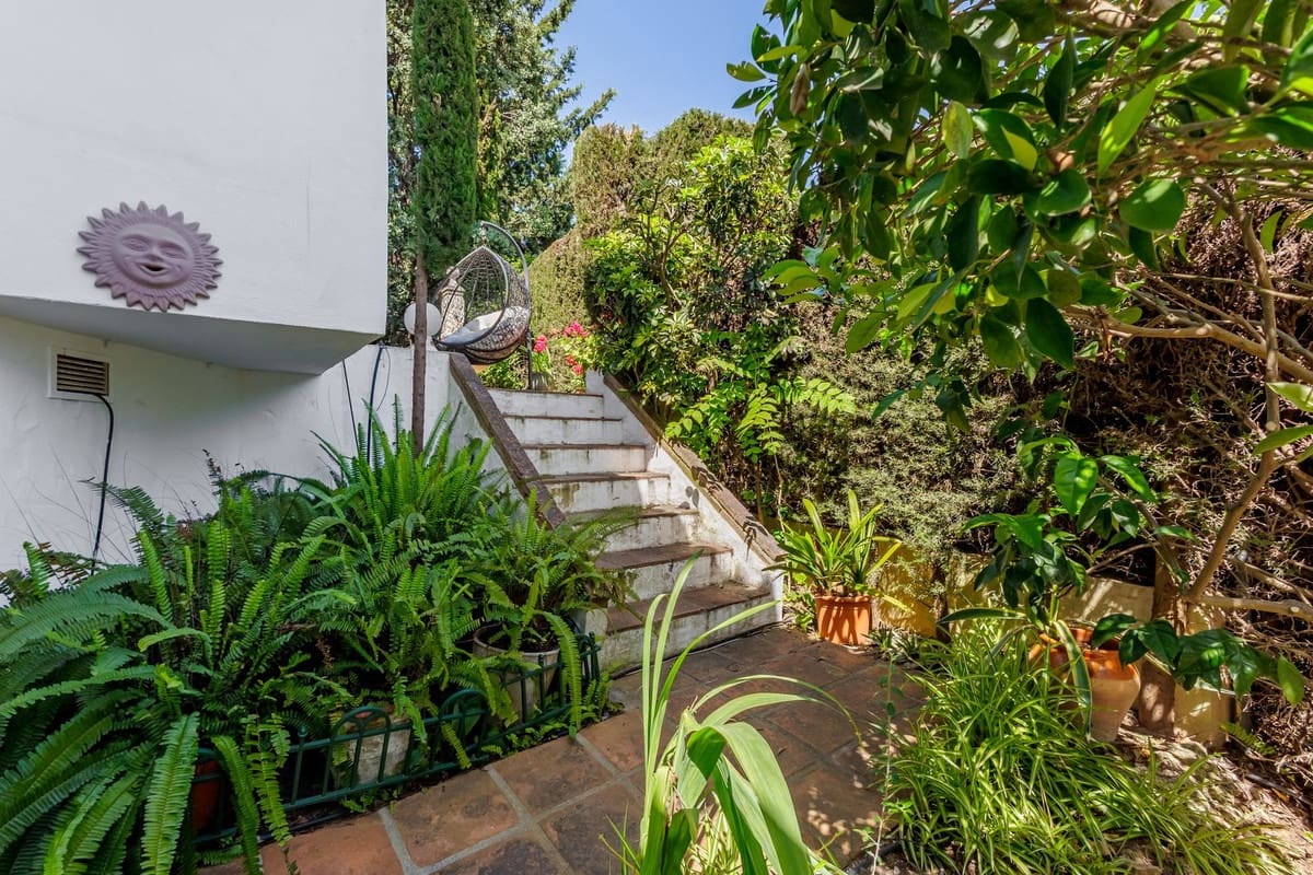 4 bedroom Villa for sale in Coin with pool garage - € 645,000 (Ref: 9860699)