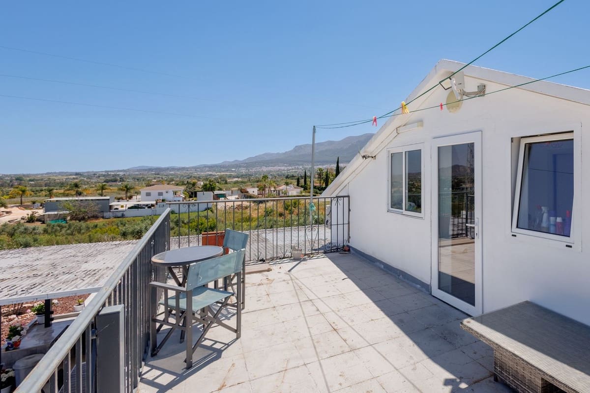 6 bedroom Villa for sale in Coin with pool garage - € 795,000 (Ref: 9861038)