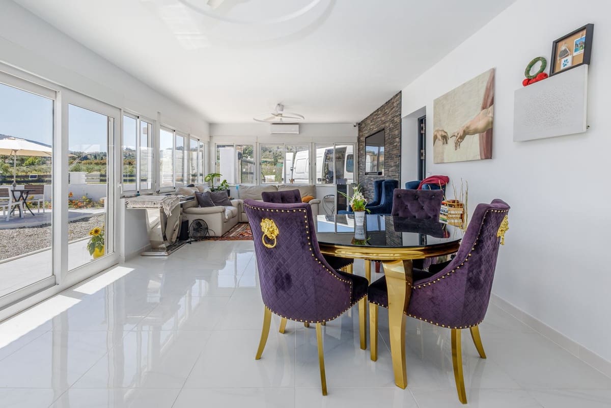 6 bedroom Villa for sale in Coin with pool garage - € 795,000 (Ref: 9861038)