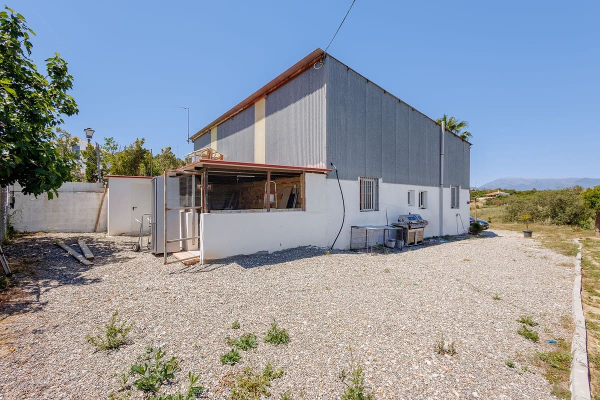 6 bedroom Villa for sale in Coin with pool garage - € 795,000 (Ref: 9861038)