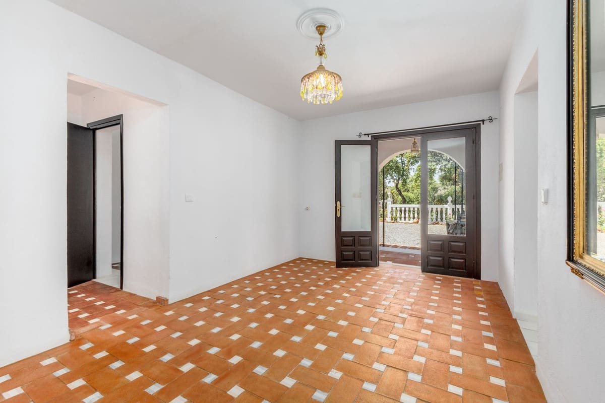 6 bedroom Villa for sale in Coin with pool garage - € 1,195,000 (Ref: 9863496)