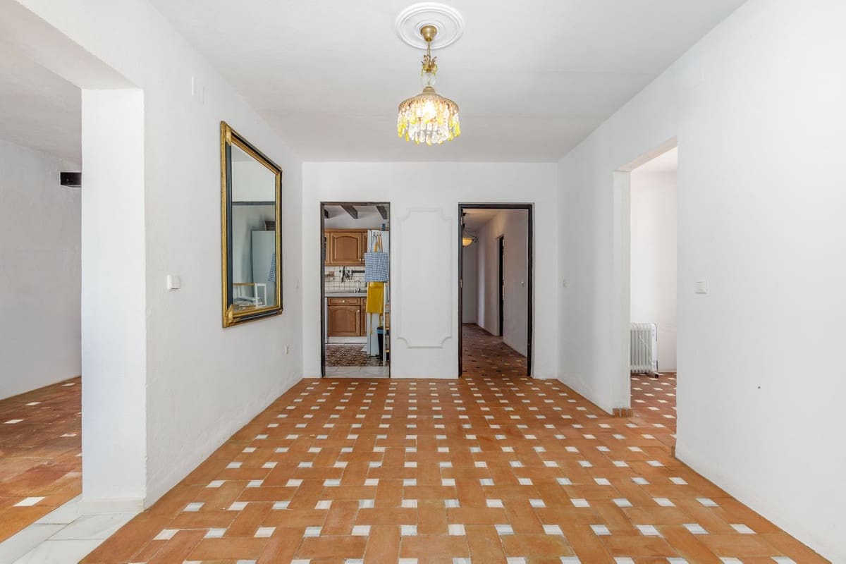 6 bedroom Villa for sale in Coin with pool garage - € 1,195,000 (Ref: 9863496)