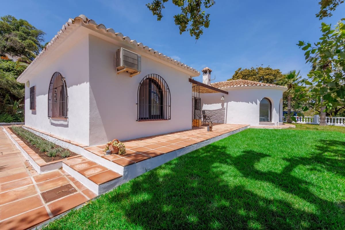 6 bedroom Villa for sale in Coin with pool garage - € 1,195,000 (Ref: 9863496)