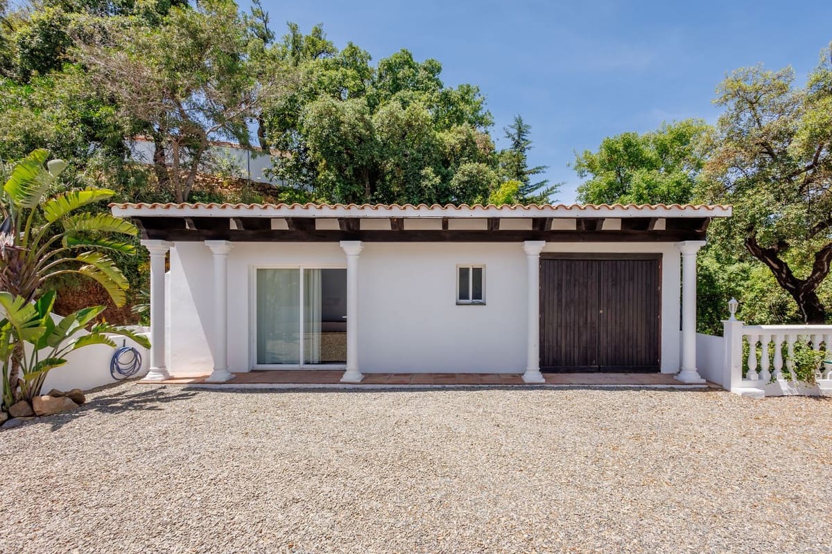 6 bedroom Villa for sale in Coin with pool garage - € 1,195,000 (Ref: 9863496)