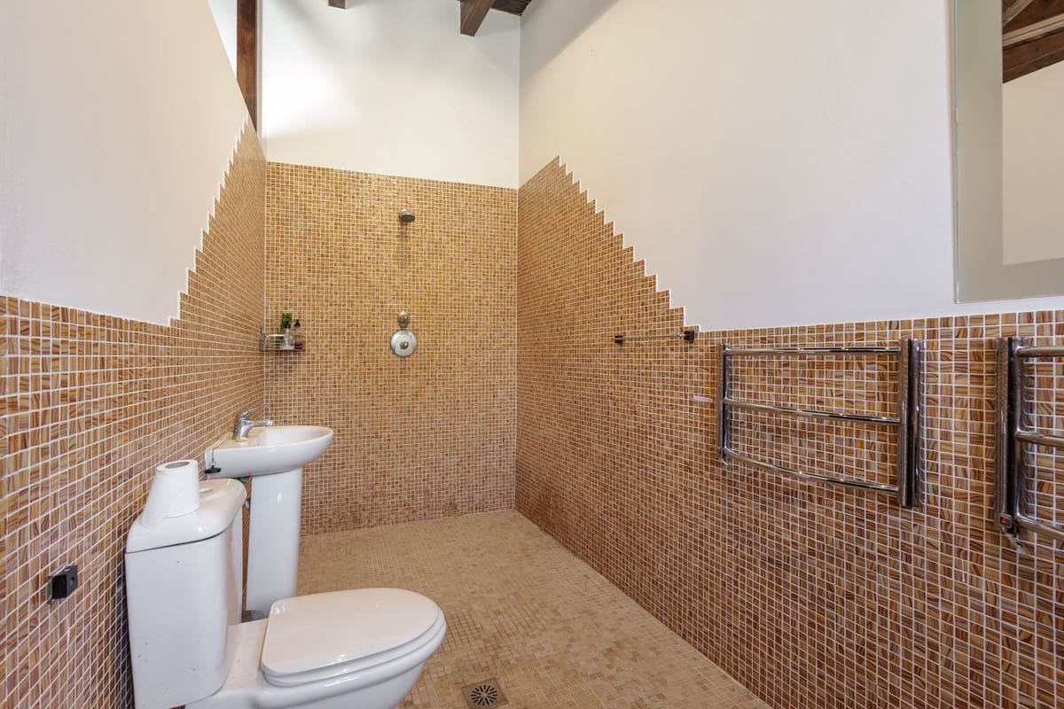 6 bedroom Villa for sale in Coin with pool garage - € 1,195,000 (Ref: 9863496)