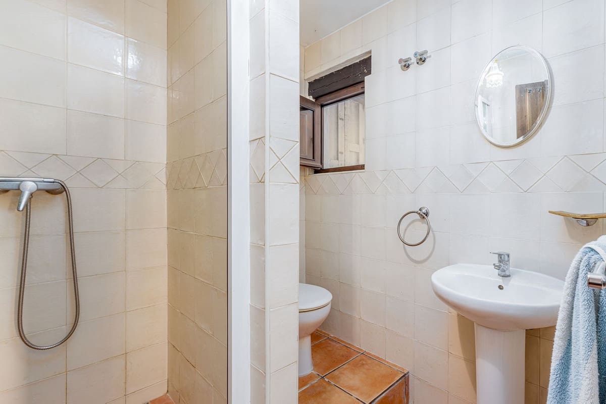 6 bedroom Villa for sale in Coin with pool garage - € 1,195,000 (Ref: 9863496)