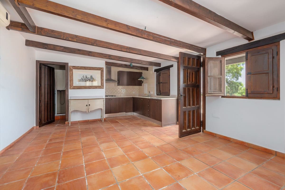 6 bedroom Villa for sale in Coin with pool garage - € 1,195,000 (Ref: 9863496)
