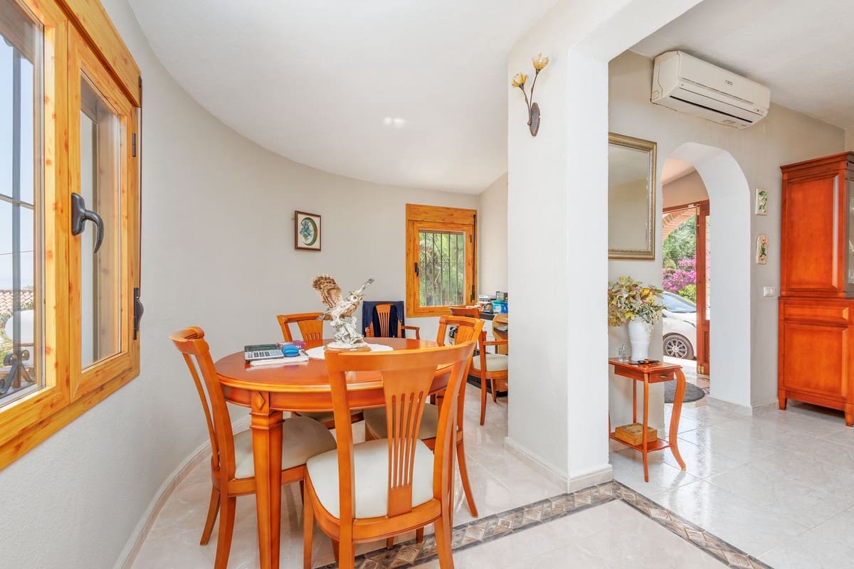 6 quarto Moradia para venda em Alhaurin el Grande com piscina garagem - 845 000 € (Ref: 9895456)