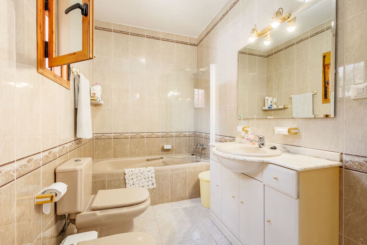 6 quarto Moradia para venda em Alhaurin el Grande com piscina garagem - 845 000 € (Ref: 9895456)