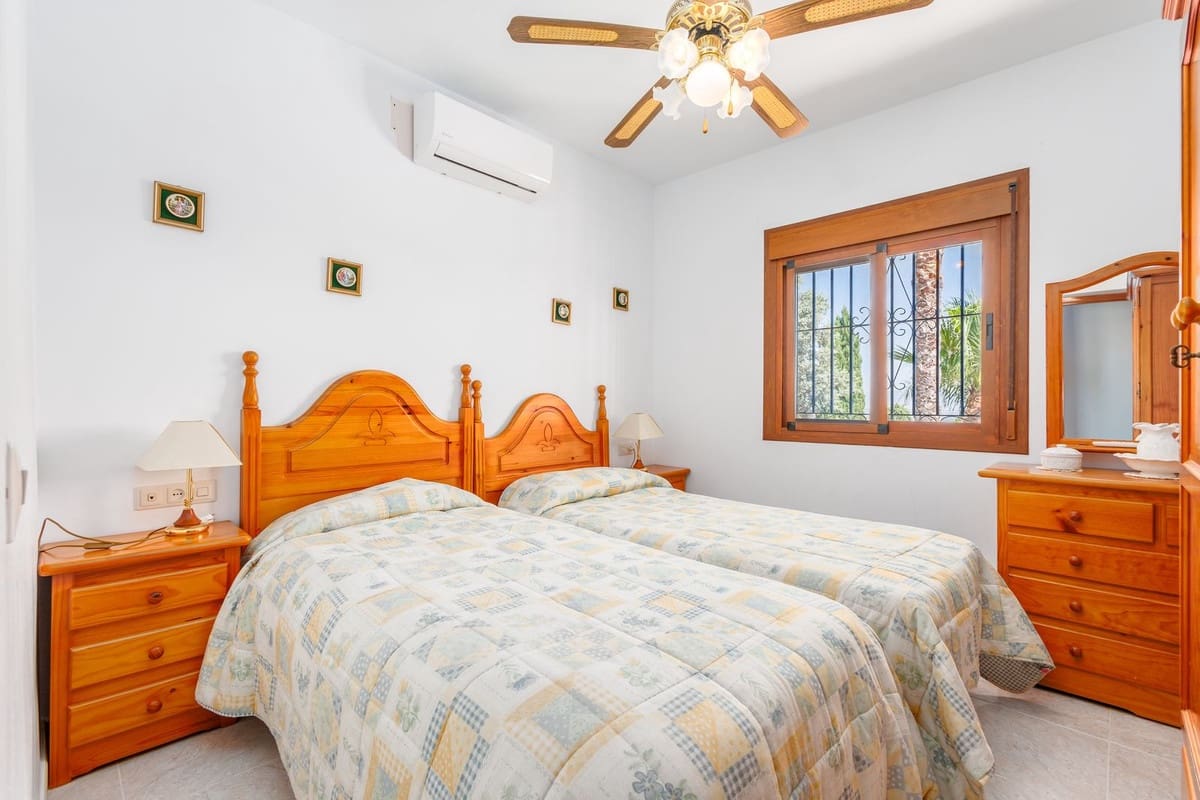 6 quarto Moradia para venda em Alhaurin el Grande com piscina garagem - 845 000 € (Ref: 9895456)