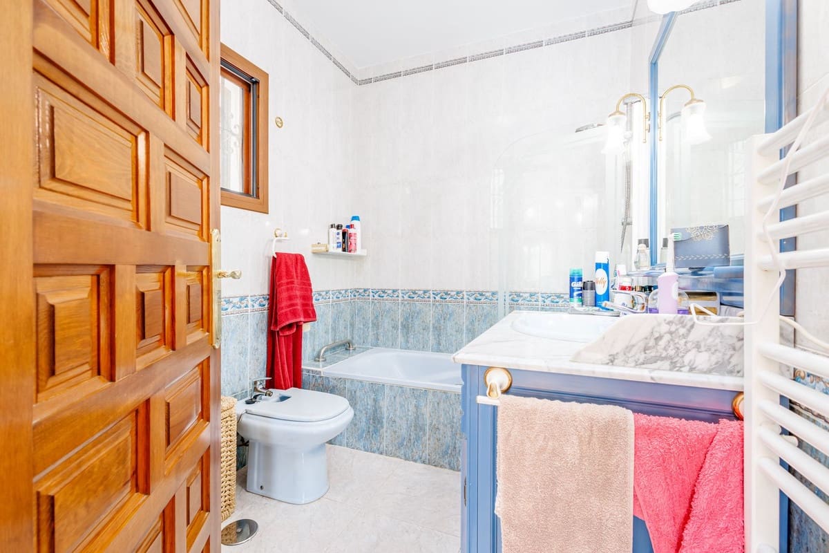 6 quarto Moradia para venda em Alhaurin el Grande com piscina garagem - 845 000 € (Ref: 9895456)