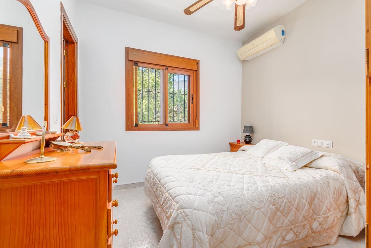 6 quarto Moradia para venda em Alhaurin el Grande com piscina garagem - 845 000 € (Ref: 9895456)