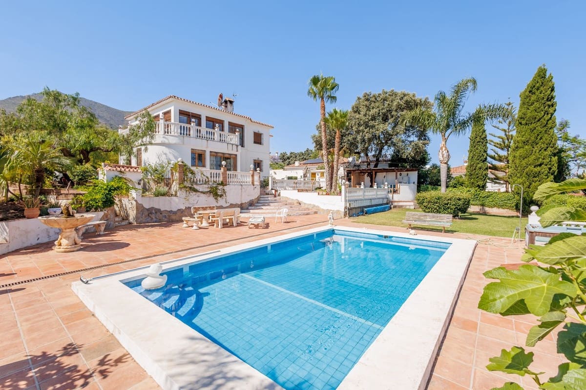 6 quarto Moradia para venda em Alhaurin el Grande com piscina garagem - 845 000 € (Ref: 9895456)