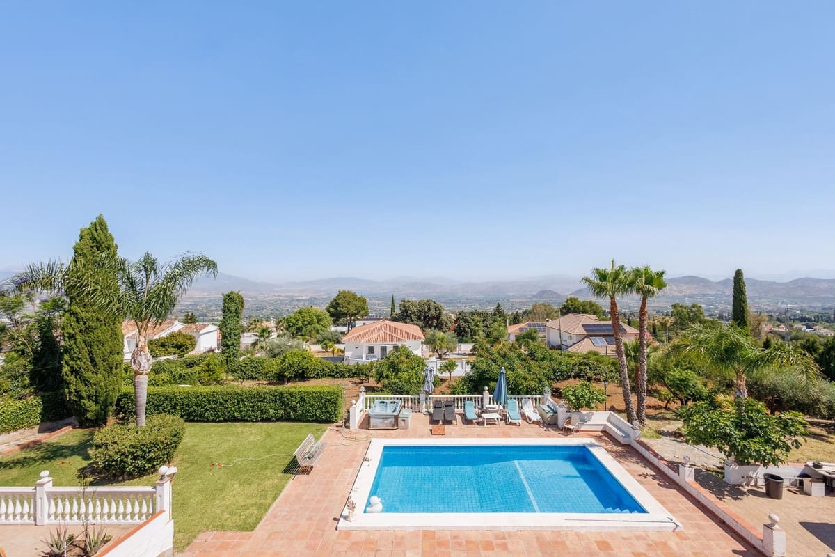 6 quarto Moradia para venda em Alhaurin el Grande com piscina garagem - 845 000 € (Ref: 9895456)