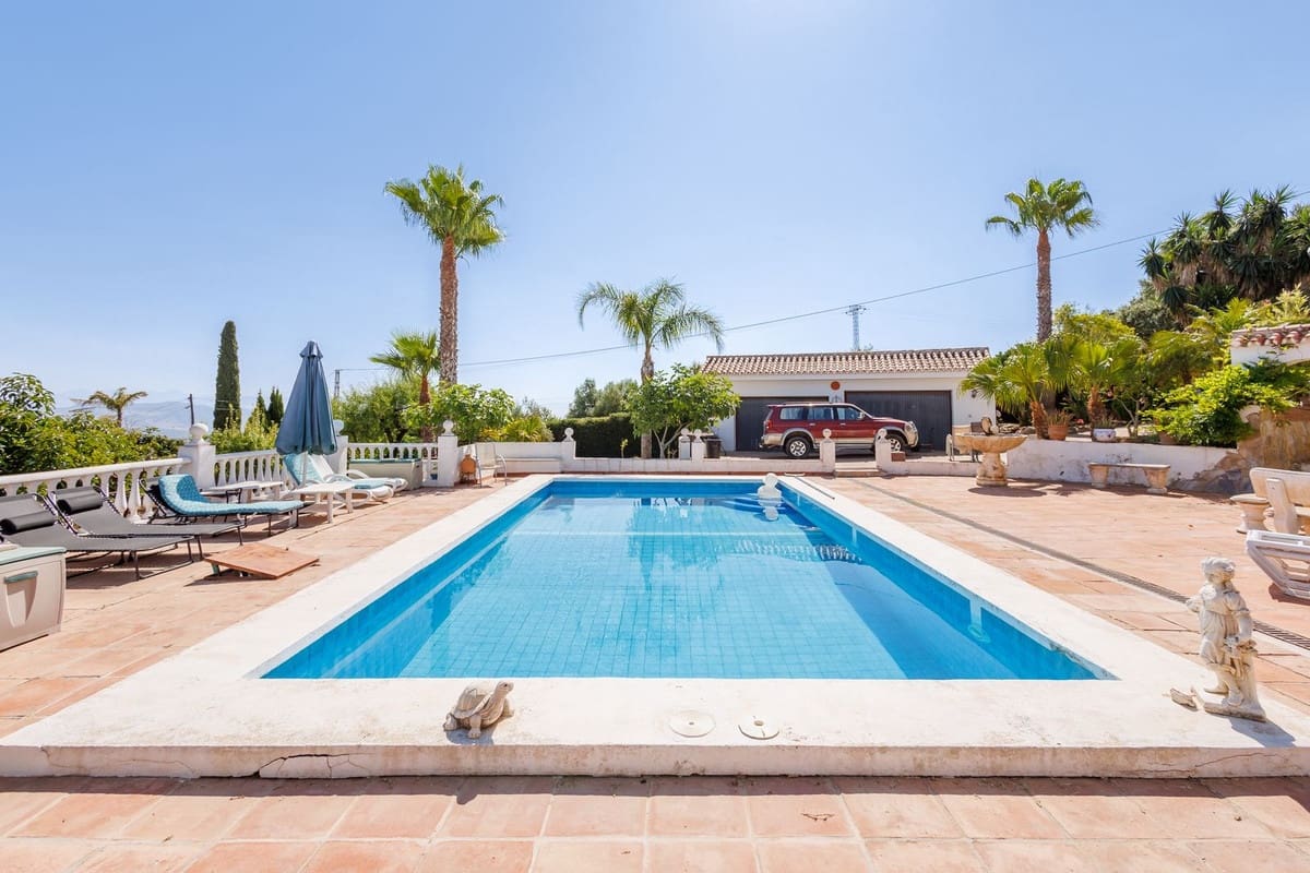 6 quarto Moradia para venda em Alhaurin el Grande com piscina garagem - 845 000 € (Ref: 9895456)