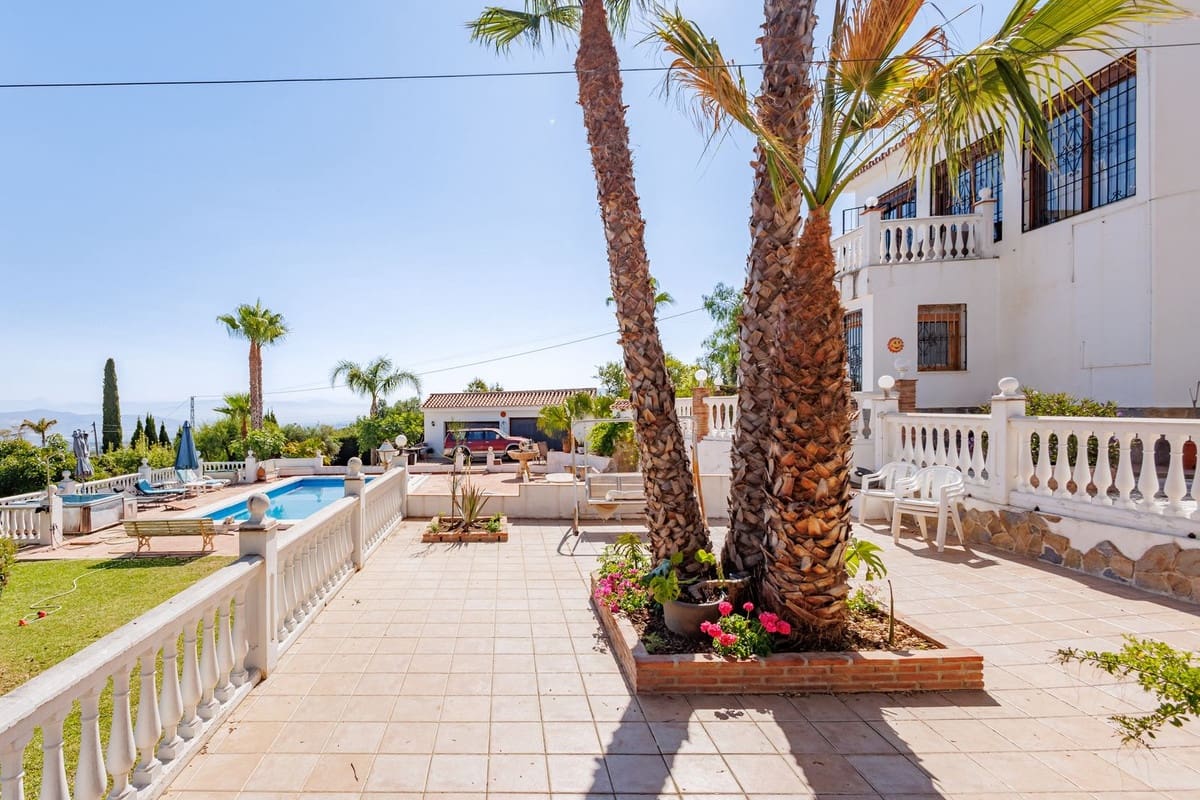 6 quarto Moradia para venda em Alhaurin el Grande com piscina garagem - 845 000 € (Ref: 9895456)