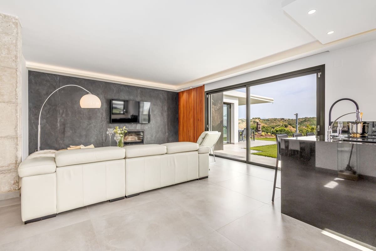3 soverom Villa til salgs i Alhaurin el Grande med svømmebasseng - € 895 000 (Ref: 9928385)
