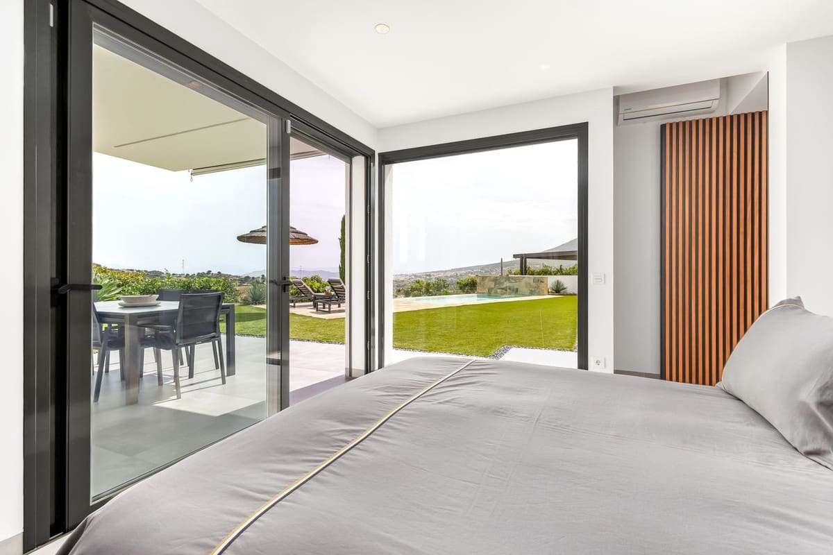 3 soverom Villa til salgs i Alhaurin el Grande med svømmebasseng - € 895 000 (Ref: 9928385)