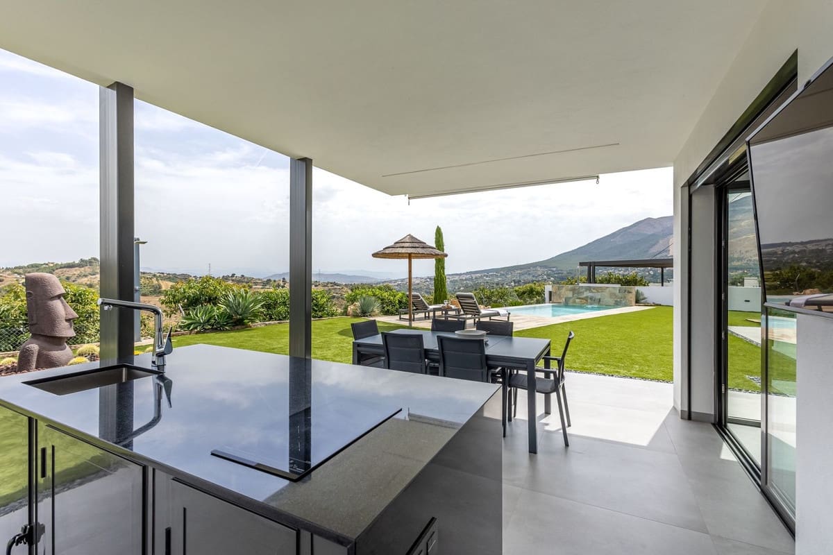 3 soverom Villa til salgs i Alhaurin el Grande med svømmebasseng - € 895 000 (Ref: 9928385)