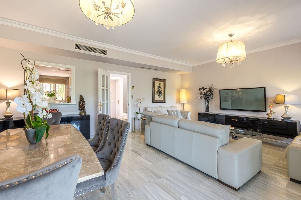 3 soveværelse Byhus til salg i Alhaurin Golf med swimmingpool garage - € 385.000 (Ref: 9946365)