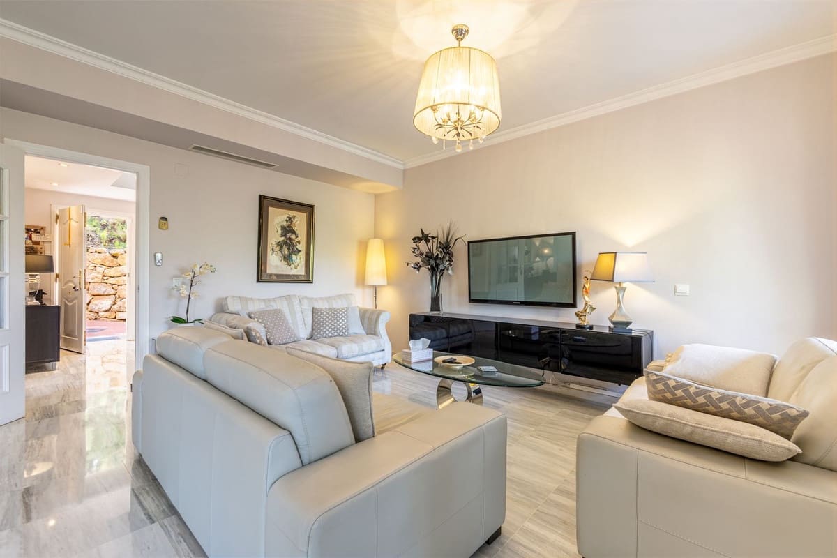 3 soveværelse Byhus til salg i Alhaurin Golf med swimmingpool garage - € 385.000 (Ref: 9946365)