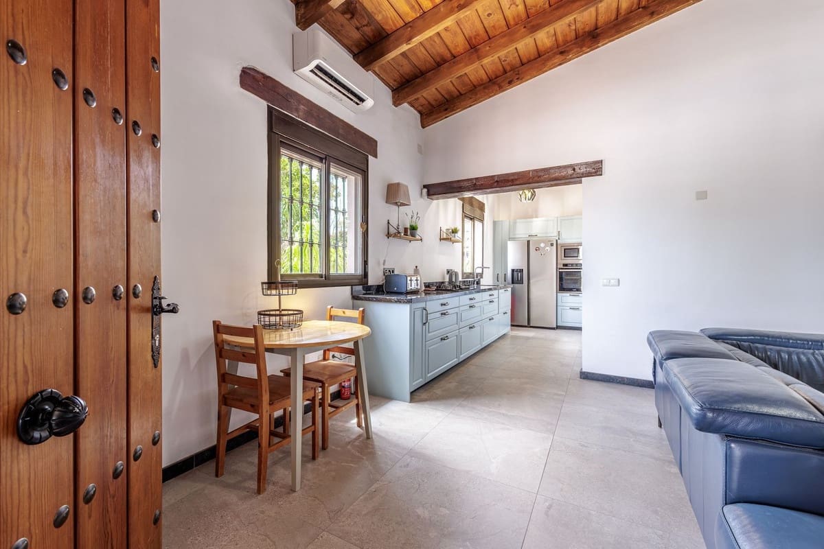 3 soverom Villa til salgs i Coin med svømmebasseng garasje - € 745 000 (Ref: 9965951)