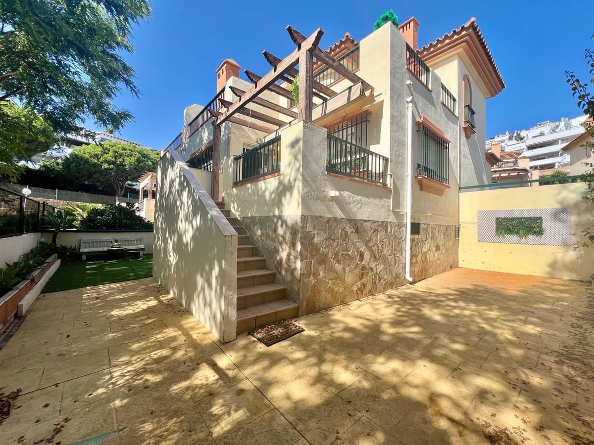 3 bedroom Townhouse for sale in Riviera del Sol - € 570,000 (Ref: 10016655)