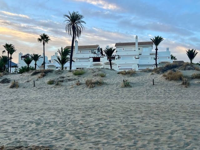 Apartamento de 2 habitaciones en Marbella en venta con piscina garaje - 1.390.000 € (Ref: 10041831)