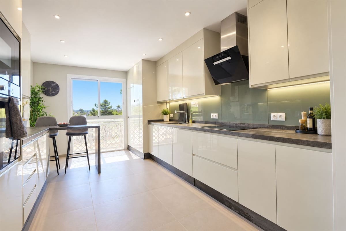 3 Zimmer Penthouse zu verkaufen in Marbella mit Pool Garage - 1.839.000 € (Ref: 10049857)