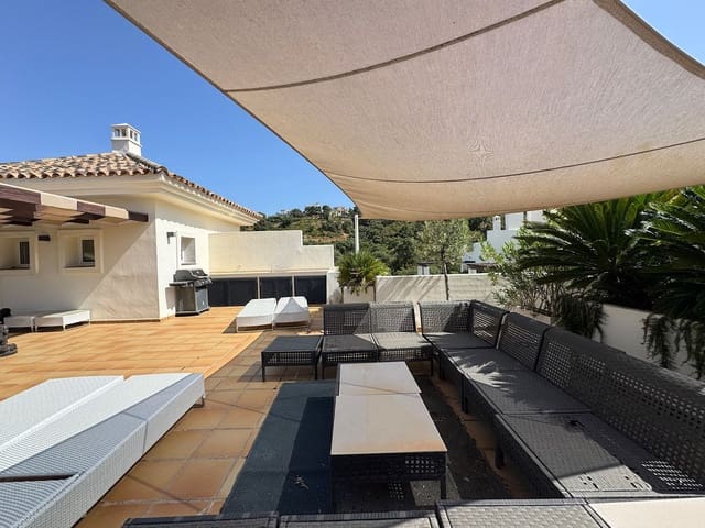 3 quarto Penthouse para venda em La Mairena, Ojen com piscina garagem - 595 000 € (Ref: 10065089)