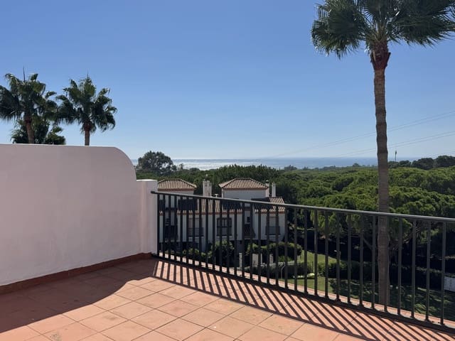 2 soverom Rekkehus til salgs i Cabopino, Marbella med svømmebasseng garasje - € 525 000 (Ref: 10085015)