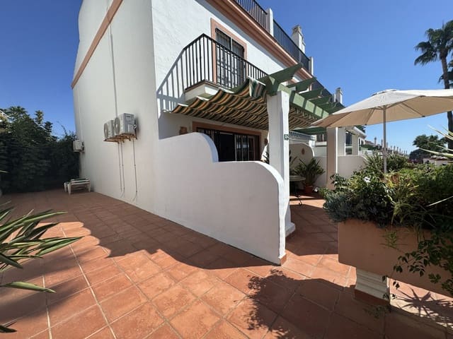 2 soverom Rekkehus til salgs i Cabopino, Marbella med svømmebasseng garasje - € 525 000 (Ref: 10085015)