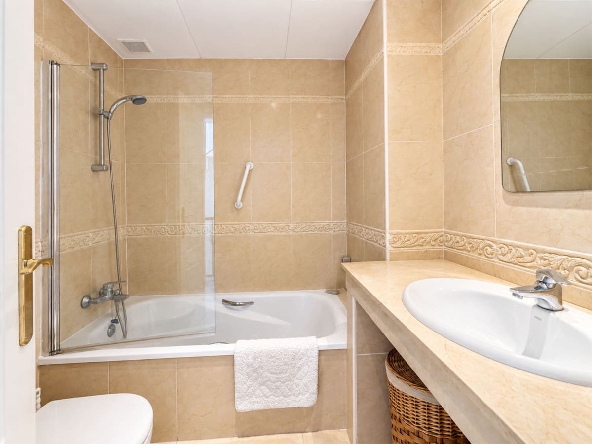 2 bedroom Terraced Villa for sale in Cabopino with pool garage - € 525,000 (Ref: 10085015)