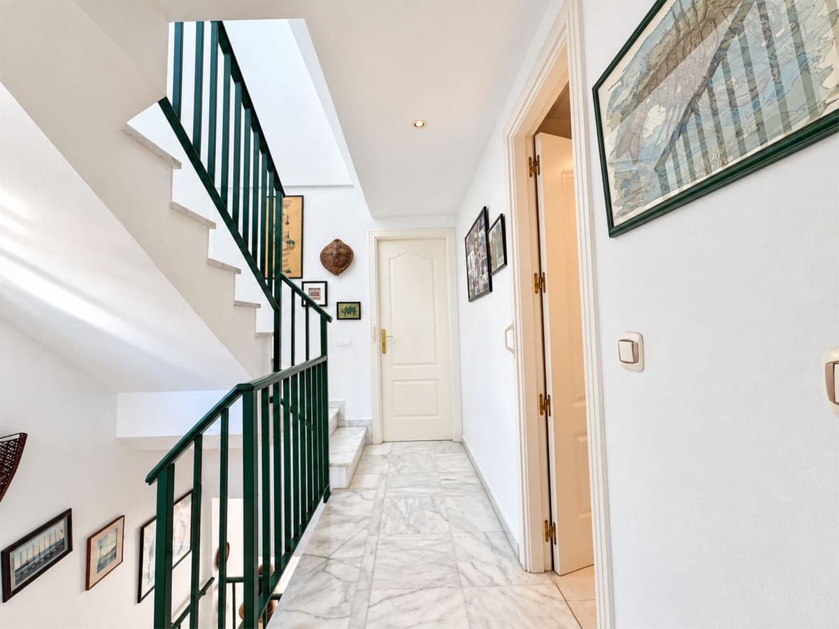 2 bedroom Terraced Villa for sale in Cabopino with pool garage - € 525,000 (Ref: 10085015)