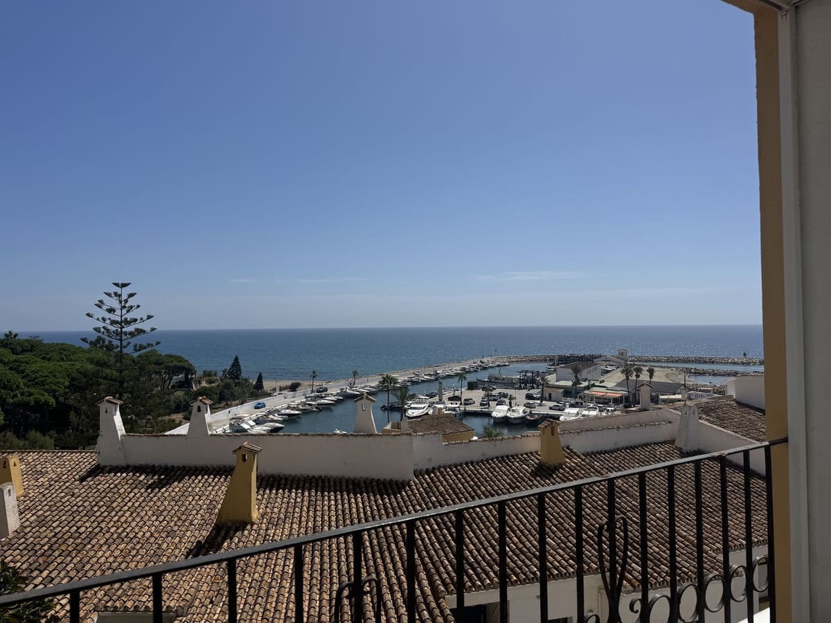 2 chambre Appartement à vendre à Cabopino avec piscine garage - 595 000 € (Ref: 10088625)