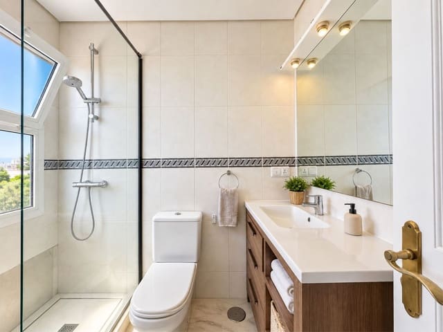 2 chambre Appartement à vendre à Cabopino, Marbella avec piscine garage - 595 000 € (Ref: 10088625)