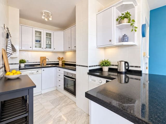 2 chambre Appartement à vendre à Cabopino, Marbella avec piscine garage - 595 000 € (Ref: 10088625)