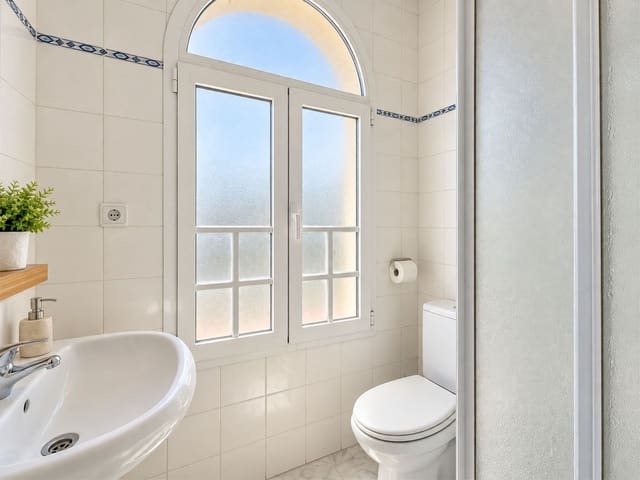2 chambre Appartement à vendre à Cabopino, Marbella avec piscine garage - 595 000 € (Ref: 10088625)
