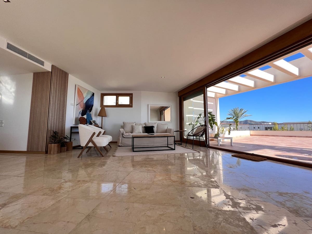 3 bedroom Penthouse for sale in Marbella with pool garage - € 2,900,000 (Ref: 10089968)