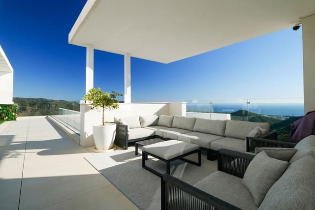 3 soverom Penthouse til salgs i Marbella med svømmebasseng garasje - € 2 900 000 (Ref: 10089968)