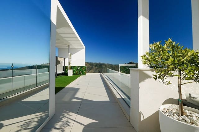 3 soverom Penthouse til salgs i Marbella med svømmebasseng garasje - € 2 900 000 (Ref: 10089968)