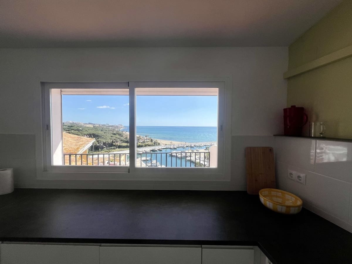 3 bedroom Apartment for sale in Cabopino with pool - € 990,000 (Ref: 10095460)