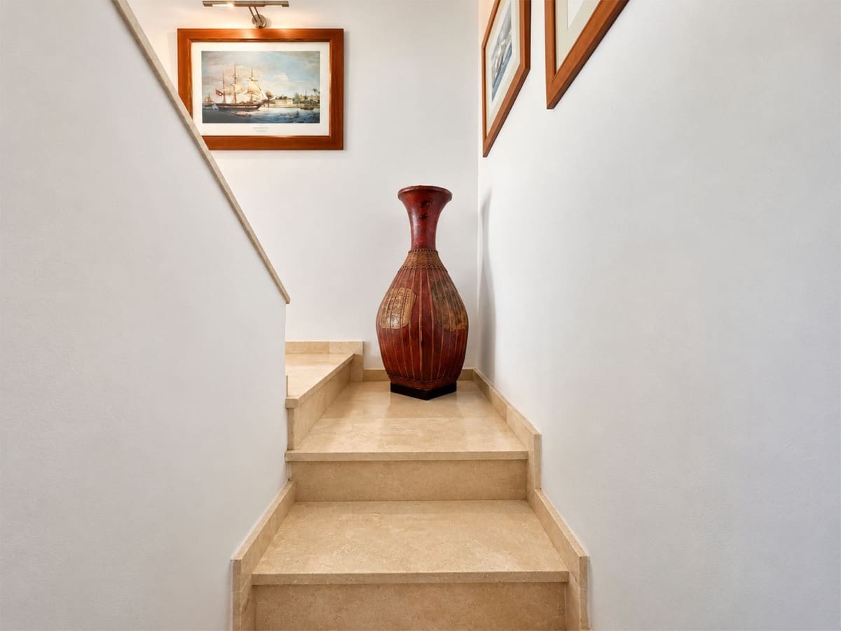 4 bedroom Apartment for sale in Cabopino with pool garage - € 1,150,000 (Ref: 10095460)