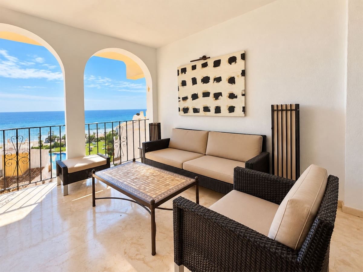 4 bedroom Apartment for sale in Cabopino with pool garage - € 1,150,000 (Ref: 10095460)